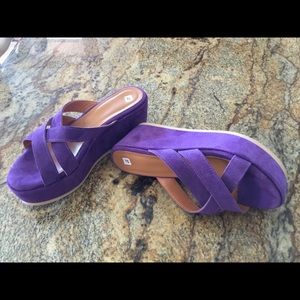 New Espadrilles comfortable  2 1/2 heel and 1” front platform perfect heigh.